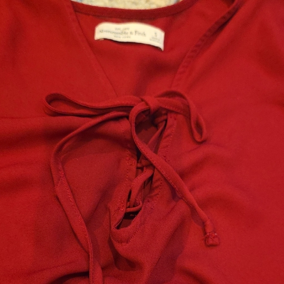 Abercrombie & Fitch Deep Red Blouse - Picture 4 of 6